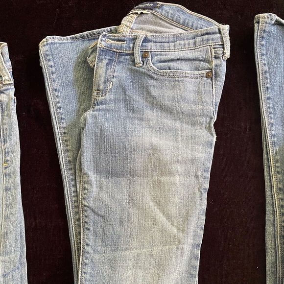 BUNDLE 2 pairs (MIDDLE AND RIGHT) Abercrombie jeans Sz 14Slim - Picture 2 of 7